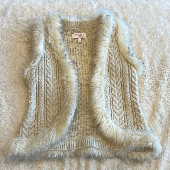 Shyanne Western Chunky Cable Knit Faux Fur Vest S - Picture 1 of 7